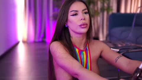 misskiarra online show from 02/14/25, 08:21