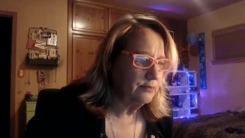 Snapshot of misskittyfox chatting on 02/26/25, 05:31 MissKittyFox online show from 02/26/25, 05:31