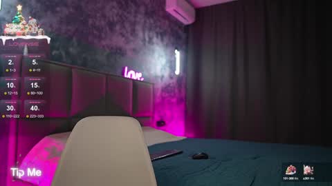 Snapshot of misskristel chatting on 12/25/24, 04:43 misskristel online show from 12/25/24, 04:43