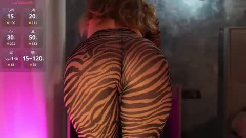 Snapshot of misskristel chatting on 11/06/25, 11:33 misskristel online show from 11/06/25, 11:33