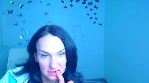 Snapshot of misskristyyy chatting on 04/05/26, 02:14 Christina online show from 04/05/26, 02:14