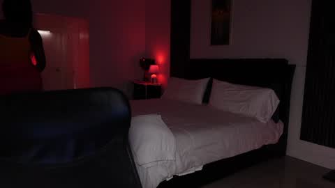 Snapshot of missksavage chatting on 03/25/26, 12:33 Miss K online show from 03/25/26, 12:33