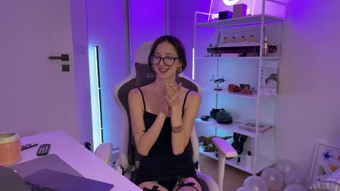 misslalii online show from 12/05/25, 08:16