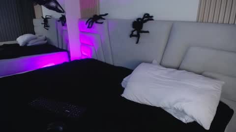 Miss Loise online show from 11/03/25, 04:25