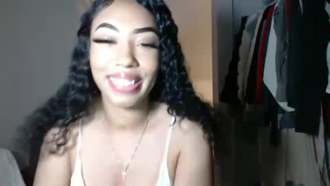 kourtn3ylov3  twitter online show from 10/13/25, 05:07