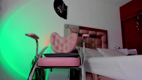 Lucye Robbie online show from 12/15/24, 02:30