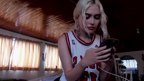 Miss Luna online show from 12/03/24, 08:39