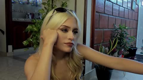 Miss Luna online show from 12/08/24, 09:30