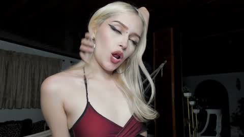 Miss Luna online show from 12/11/24, 11:43