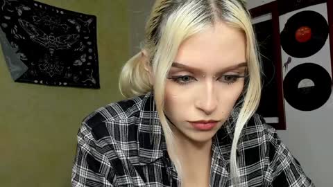 Miss Luna online show from 12/31/24, 04:16