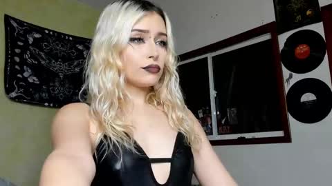 Miss Luna online show from 03/12/25, 01:36