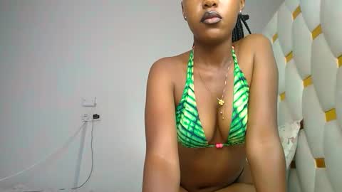 Snapshot of misslunah1 chatting on 03/14/26, 01:16 lunah online show from 03/14/26, 01:16