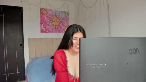 Mariana online show from 10/17/25, 05:04