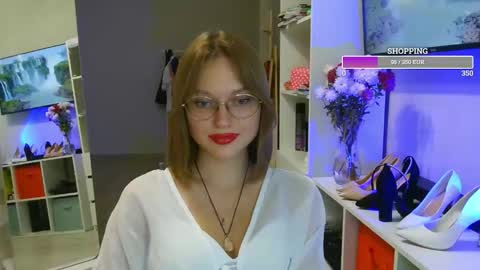 Snapshot of missmariat chatting on 11/06/25, 06:42 OneGoddess online show from 11/06/25, 06:42