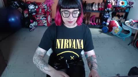 Miss Mia online show from 10/27/25, 02:43