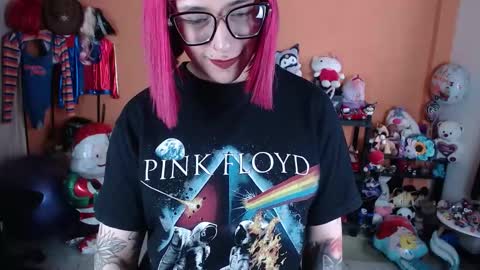 Miss Mia online show from 12/01/25, 07:41