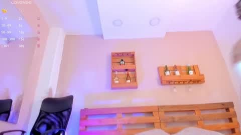 Mia  online show from 10/11/25, 11:42