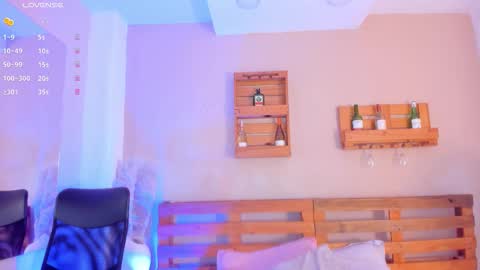 Mia  online show from 11/13/25, 10:47