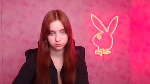 Mia online show from 11/30/25, 12:31