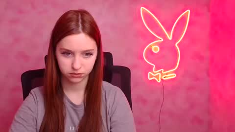 Mia online show from 12/02/25, 12:54