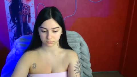 Snapshot of missmiamiss chatting on 03/25/26, 05:41 Mia online show from 03/25/26, 05:41