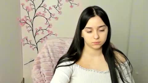 Snapshot of missmiamiss chatting on 03/28/26, 01:05 Mia online show from 03/28/26, 01:05