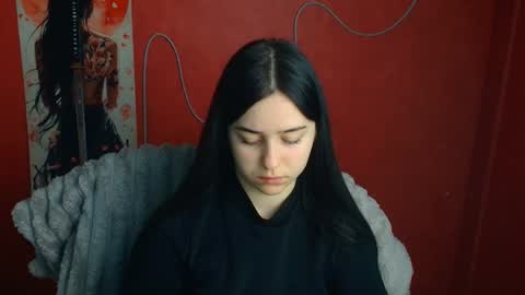 Snapshot of missmiamiss chatting on 04/14/26, 12:00 Mia online show from 04/14/26, 12:00