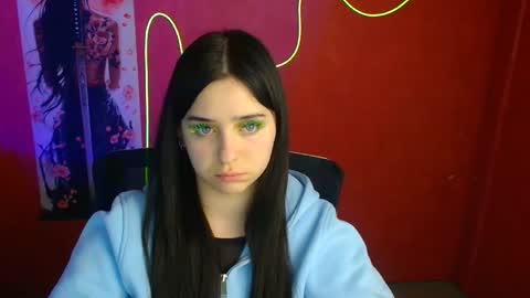 Snapshot of missmiamiss chatting on 04/15/26, 05:31 Mia online show from 04/15/26, 05:31