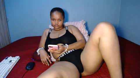 Snapshot of missmimmi69 chatting on 01/27/25, 07:56 mimmi online show from 01/27/25, 07:56