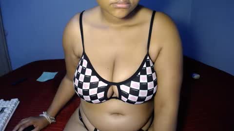 Snapshot of missmimmi69 chatting on 01/29/25, 02:21 mimmi online show from 01/29/25, 02:21