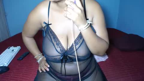 Snapshot of missmimmi69 chatting on 02/13/25, 03:03 mimmi online show from 02/13/25, 03:03