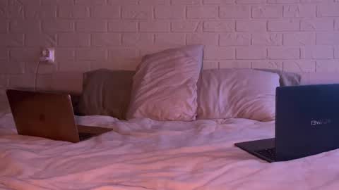 Snapshot of missmiroslava chatting on 03/27/26, 09:42 missmiroslava online show from 03/27/26, 09:42