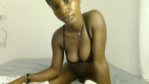 Snapshot of missmisbehave_irl chatting on 03/07/26, 01:13 sexy online show from 03/07/26, 01:13