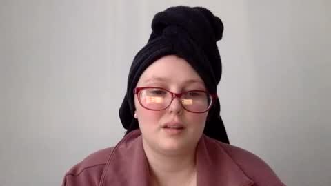 Snapshot of missmistressmal chatting on 03/09/26, 12:09 missmistressmal online show from 03/09/26, 12:09
