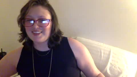 Snapshot of missmistressmal chatting on 06/18/26, 01:39 missmistressmal online show from 06/18/26, 01:39