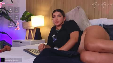 Snapshot of missmonaco chatting on 02/26/25, 02:59 Emma Rivera online show from 02/26/25, 02:59