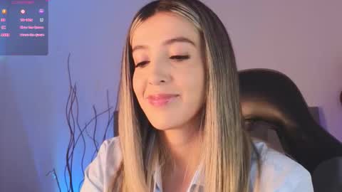 Snapshot of missmonaco chatting on 09/08/25, 11:59 Emma Rivera online show from 09/08/25, 11:59