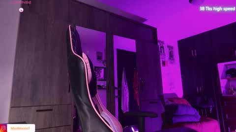 MissMoon online show from 02/07/26, 05:16