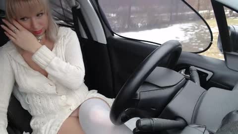 Snapshot of missofkiss chatting on 03/04/25, 12:12 Olenka online show from 03/04/25, 12:12