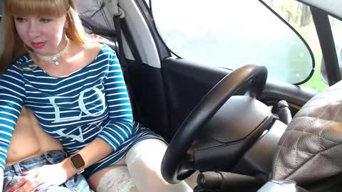 Snapshot of missofkiss chatting on 09/29/25, 09:03 Olenka online show from 09/29/25, 09:03