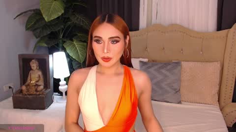 Snapshot of missoliviaontop chatting on 04/04/26, 01:41 missoliviaontop online show from 04/04/26, 01:41