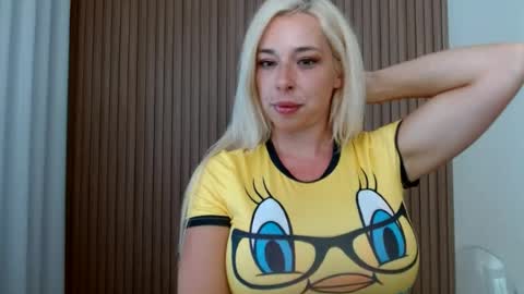 Snapshot of missparks chatting on 07/13/26, 03:26 Riley online show from 07/13/26, 03:26