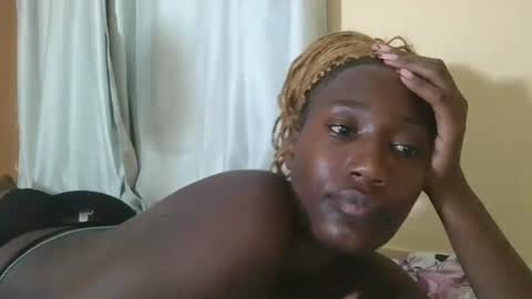 Snapshot of missprettygal chatting on 03/08/25, 11:18 pretty gal online show from 03/08/25, 11:18