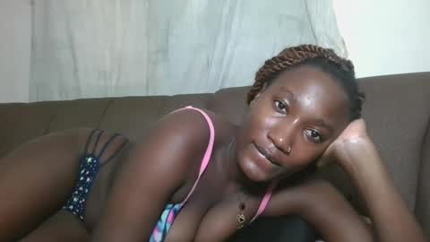 Snapshot of missprettygal chatting on 09/17/25, 07:10 pretty gal online show from 09/17/25, 07:10