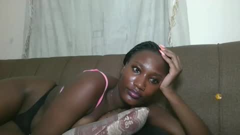 Snapshot of missprettygal chatting on 10/14/25, 02:45 pretty gal online show from 10/14/25, 02:45