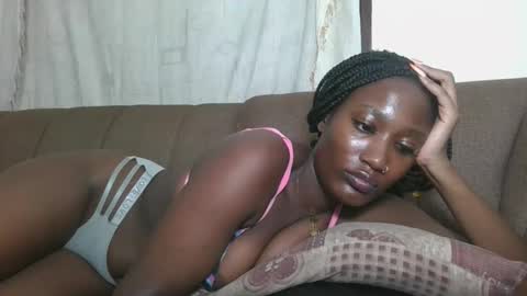 Snapshot of missprettygal chatting on 10/20/25, 12:00 pretty gal online show from 10/20/25, 12:00