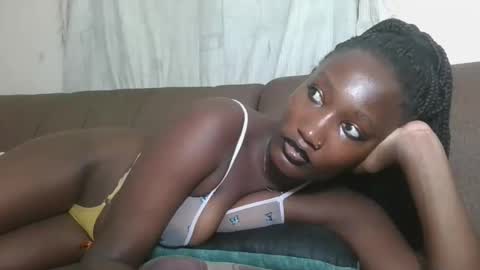 Snapshot of missprettygal chatting on 10/26/25, 11:16 pretty gal online show from 10/26/25, 11:16