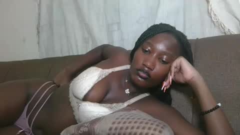 Snapshot of missprettygal chatting on 10/30/25, 11:33 pretty gal online show from 10/30/25, 11:33