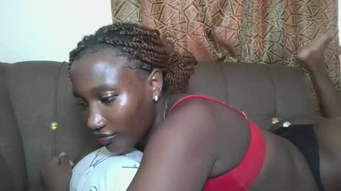 Snapshot of missprettygal chatting on 11/14/25, 02:05 pretty gal online show from 11/14/25, 02:05