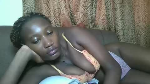 Snapshot of missprettygal chatting on 11/15/25, 10:12 pretty gal online show from 11/15/25, 10:12